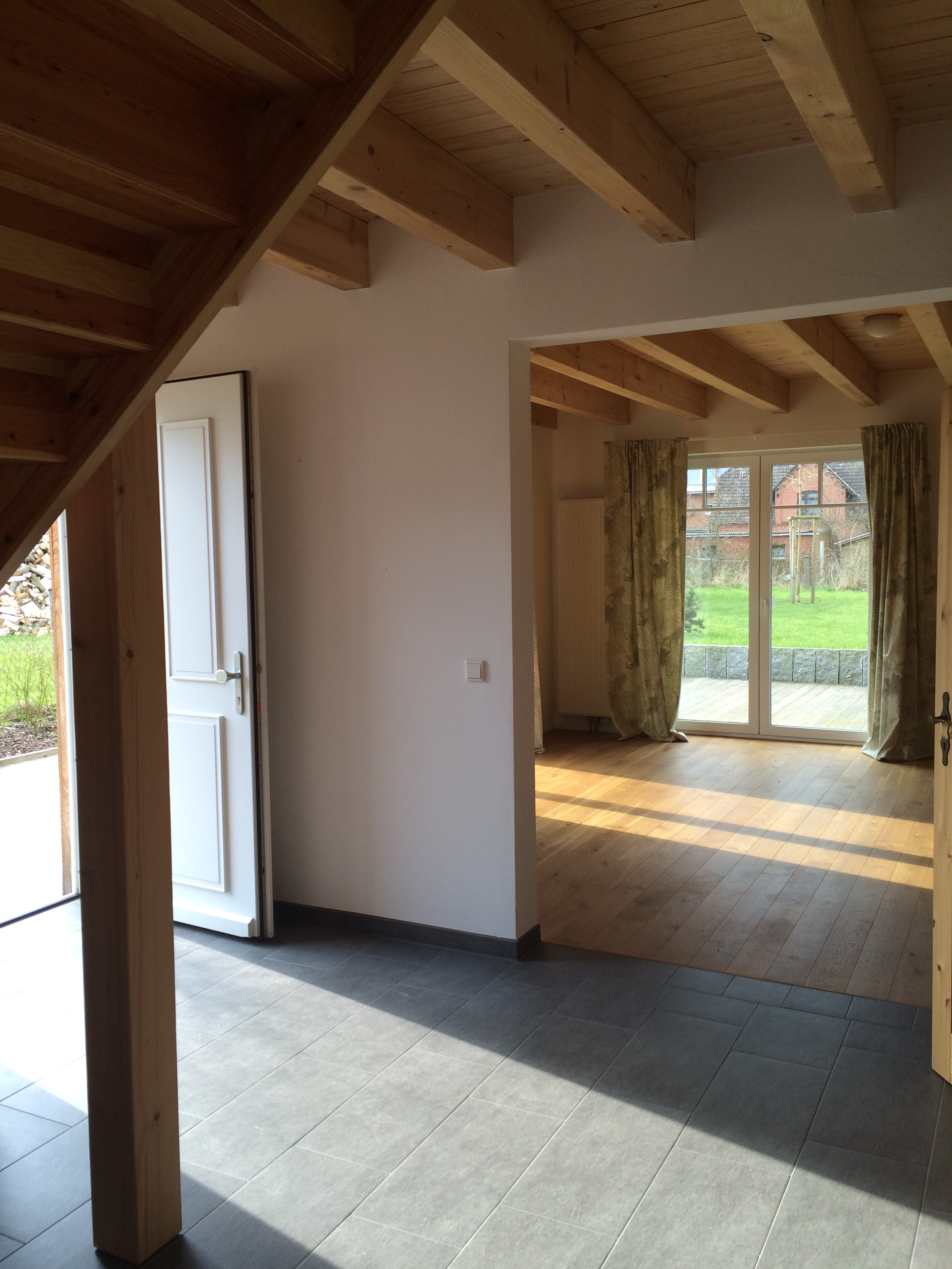 Neubau, komplett ausgestattetes Haus zum Wohnen und Arbeiten in der Nähe von Schalsee zu verkaufen.